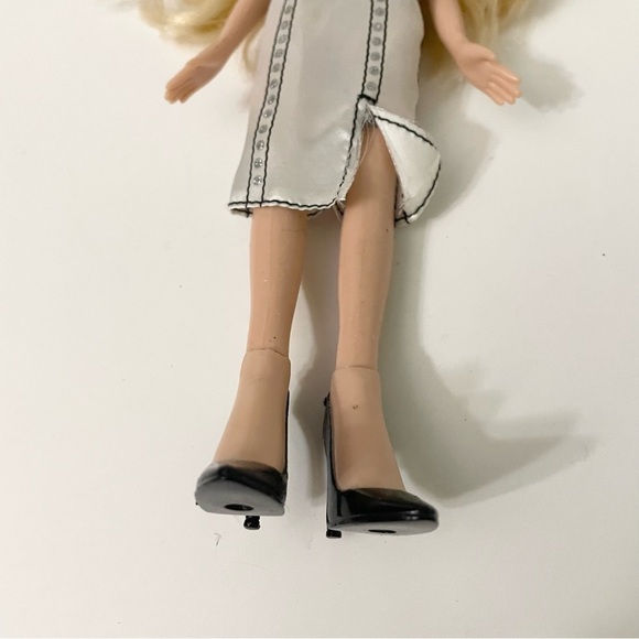 Bratz Doll Cloe MGA Doll - Picture 4 of 16